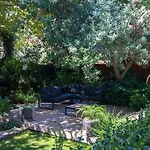 Villa Kirstenbosch Pool & Garden